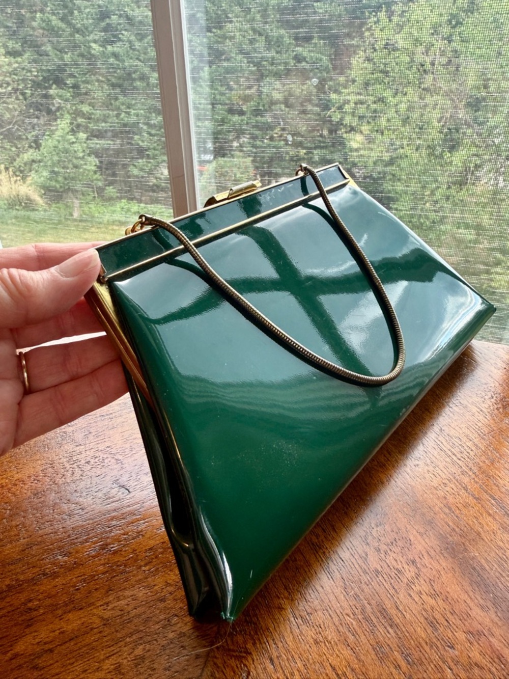 Andé Vintage Evergreen Patent Leather Kisslock Clutch with Strap